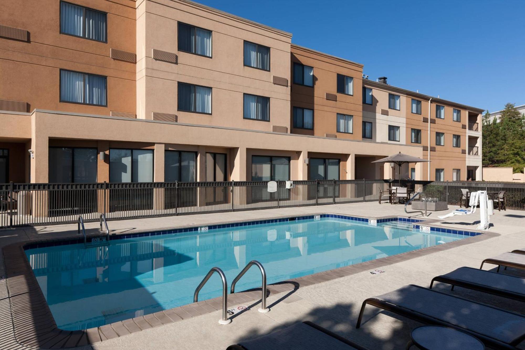 Courtyard By Marriott Birmingham Trussville Esterno foto